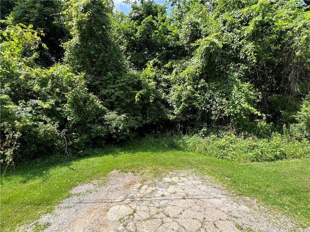 157 Plum St, Plum Boro, PA 15239