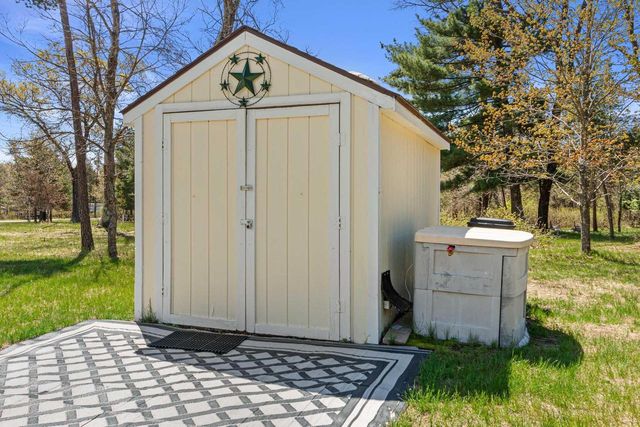 416 Sir Winston Trail, Nekoosa, WI 54457