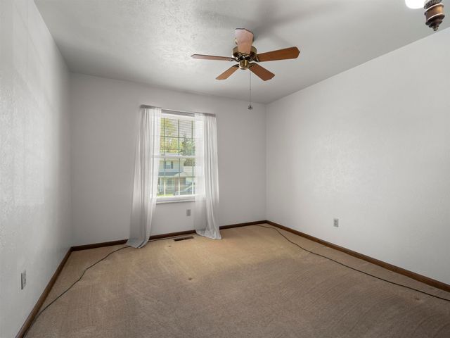 33 Marilyn Road, Scott Depot, WV 25560