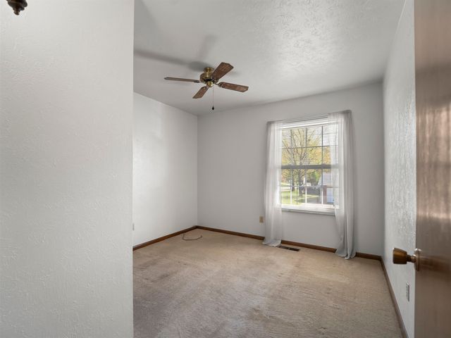33 Marilyn Road, Scott Depot, WV 25560