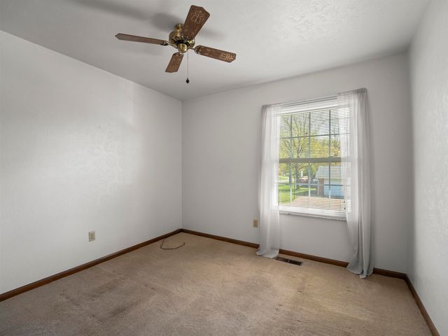 33 Marilyn Road, Scott Depot, WV 25560