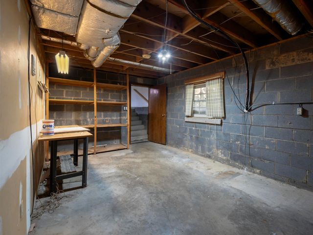 33 Marilyn Road, Scott Depot, WV 25560