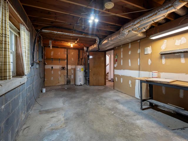 33 Marilyn Road, Scott Depot, WV 25560