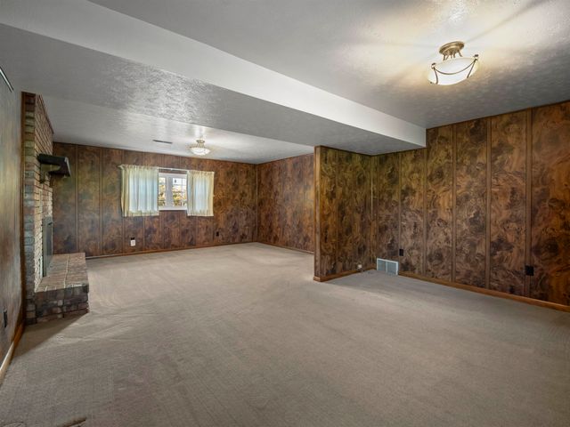 33 Marilyn Road, Scott Depot, WV 25560