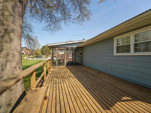 33 Marilyn Road, Scott Depot, WV 25560