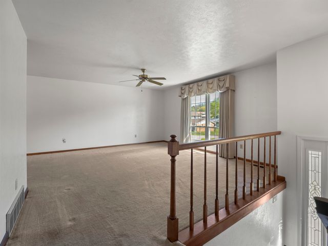 33 Marilyn Road, Scott Depot, WV 25560
