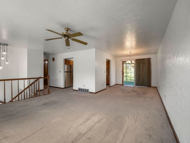 33 Marilyn Road, Scott Depot, WV 25560