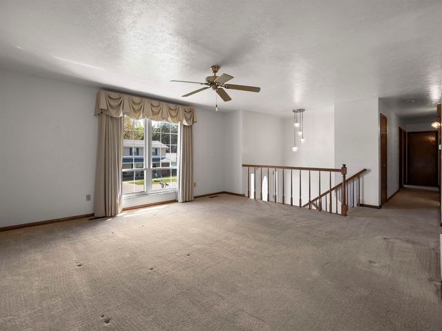 33 Marilyn Road, Scott Depot, WV 25560