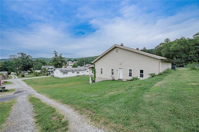 518 W 5th Ave, Derry Twp, PA 15627