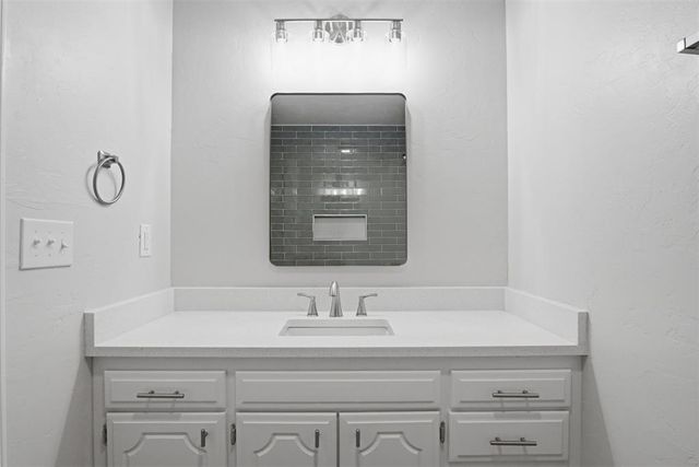 3233 Chetwood Drive, Del City, OK 73115