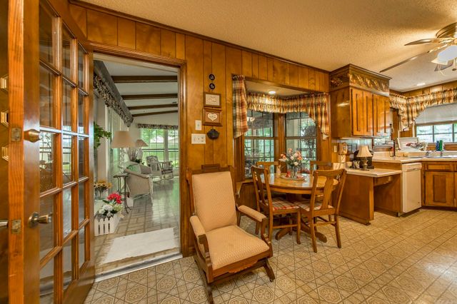 203 Cottonwood Drive, England, AR 72046