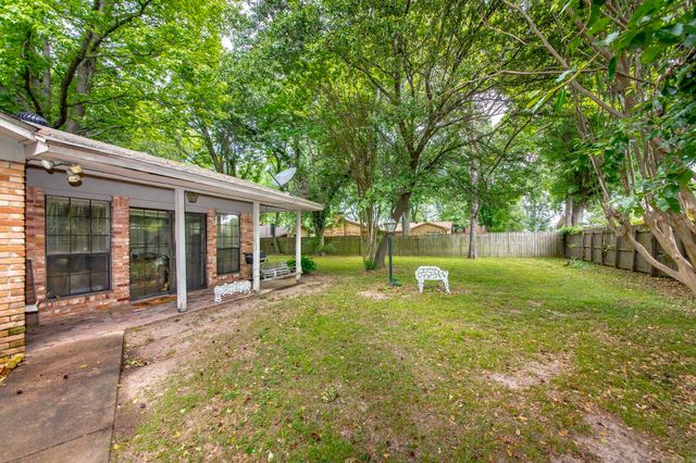 203 Cottonwood Drive, England, AR 72046