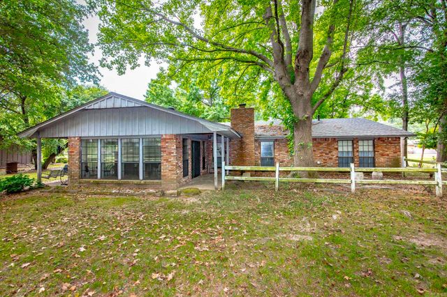 203 Cottonwood Drive, England, AR 72046
