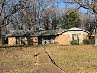 203 Cottonwood Drive, England, AR 72046