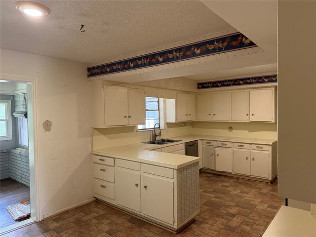 804 Carroll Drive, Garland, TX 75041