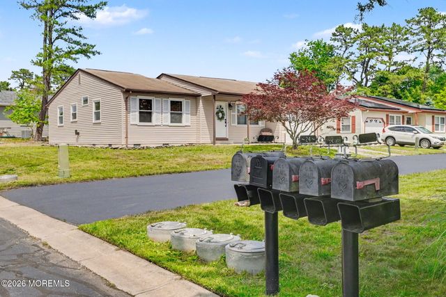 20 Hummingbird Lane 73, Whiting, NJ 08759
