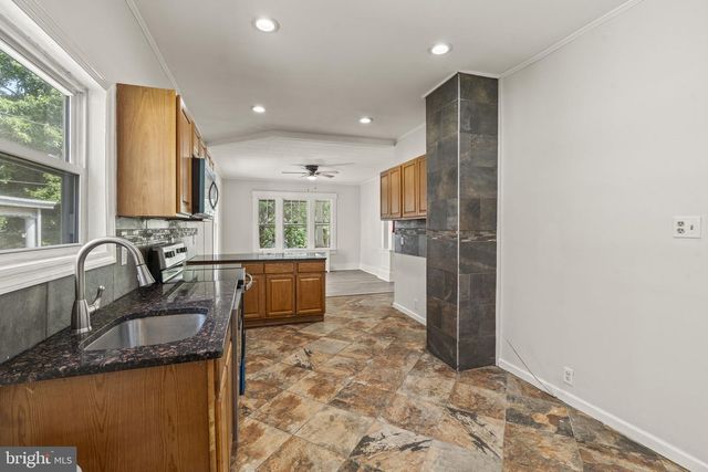 39 MAPLE AVE, Trenton, NJ 08618