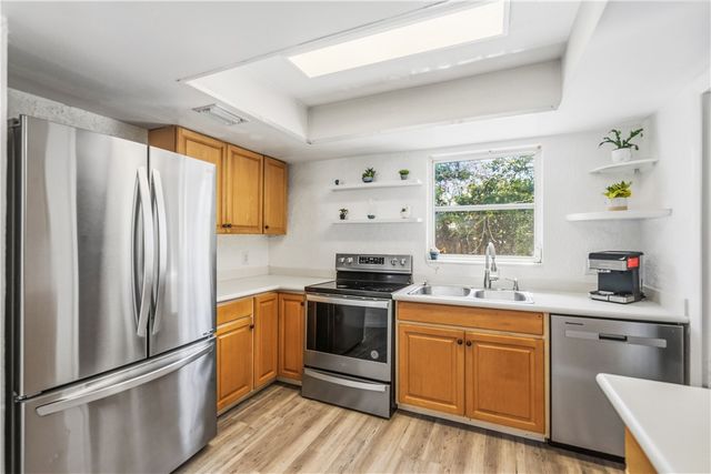 250 20th Avenue SW, Vero Beach, FL 32962