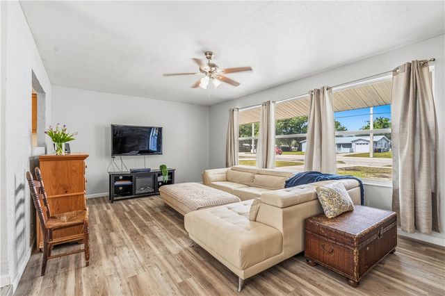250 20th Avenue SW, Vero Beach, FL 32962