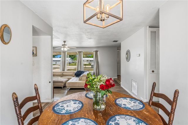 250 20th Avenue SW, Vero Beach, FL 32962
