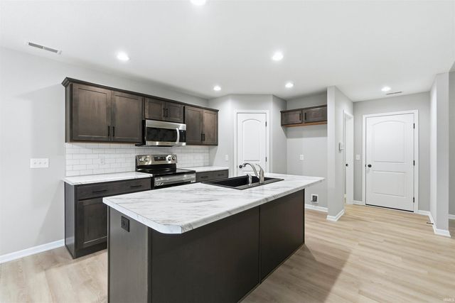 1397 Lancelot Lane, Kendallville, IN 46755