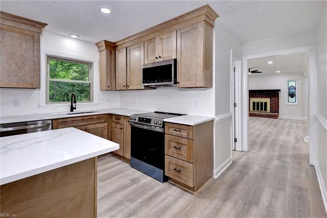 103 Osprey PT, Yorktown, VA 23692