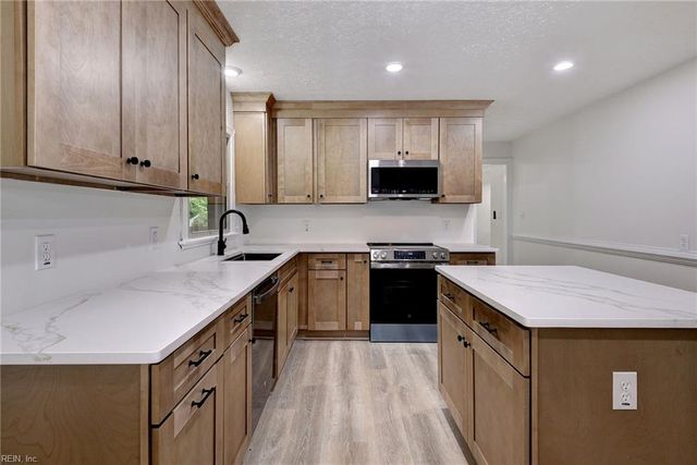 103 Osprey PT, Yorktown, VA 23692