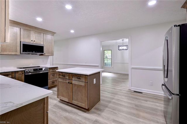 103 Osprey PT, Yorktown, VA 23692