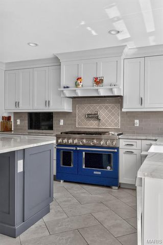 1688 Frontenac Woods Lane, Frontenac, MO 63131