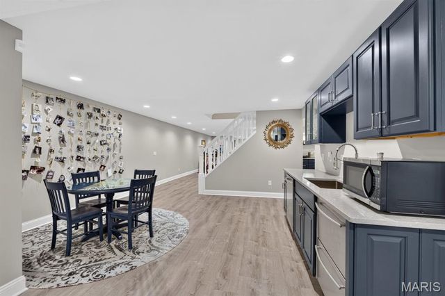 1688 Frontenac Woods Lane, Frontenac, MO 63131
