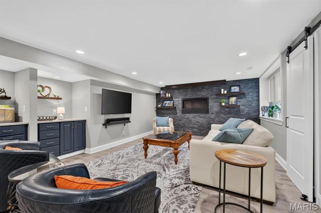 1688 Frontenac Woods Lane, Frontenac, MO 63131