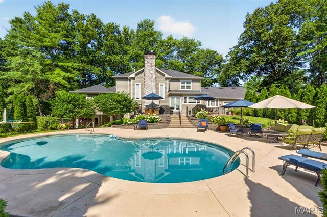 1688 Frontenac Woods Lane, Frontenac, MO 63131