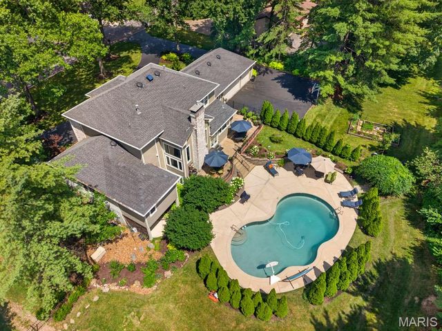 1688 Frontenac Woods Lane, Frontenac, MO 63131