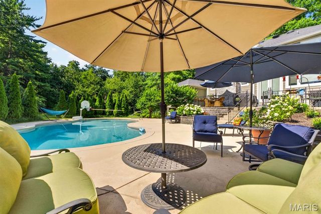 1688 Frontenac Woods Lane, Frontenac, MO 63131