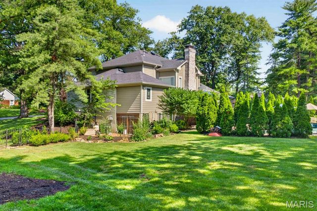 1688 Frontenac Woods Lane, Frontenac, MO 63131