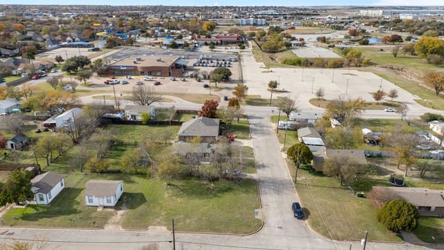 8707 Ronnie Street, White Settlement, TX 76108