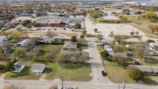 8707 Ronnie Street, White Settlement, TX 76108