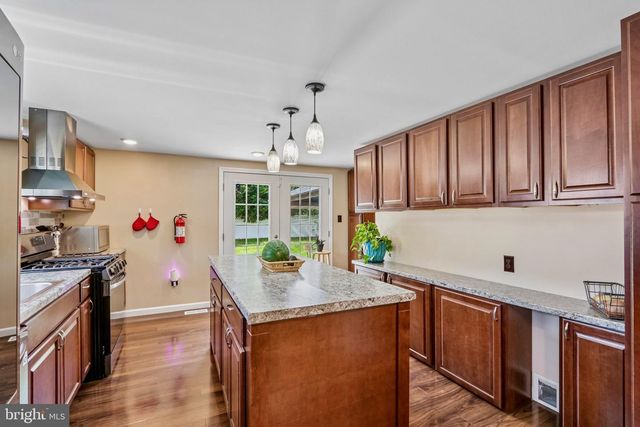 1090 CHEWS LANDING RD, Laurel Springs, NJ 08021