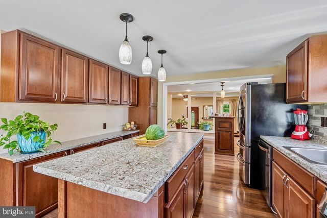 1090 CHEWS LANDING RD, Laurel Springs, NJ 08021