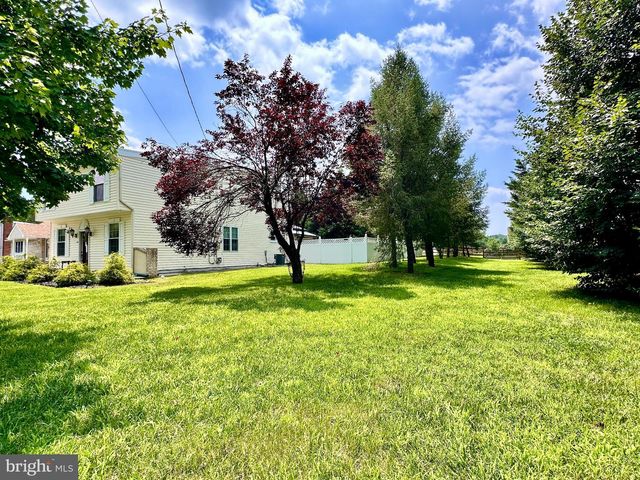 1090 CHEWS LANDING RD, Laurel Springs, NJ 08021