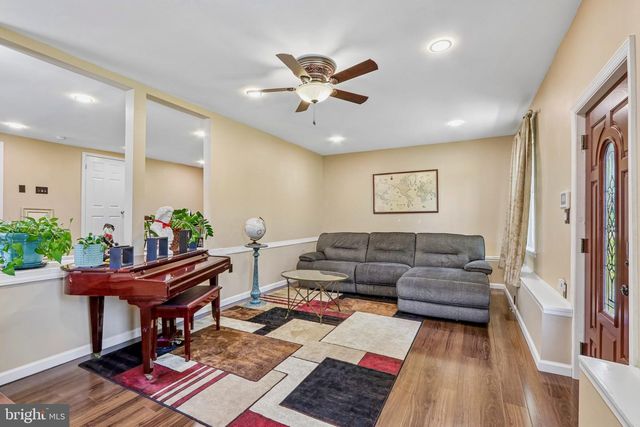 1090 CHEWS LANDING RD, Laurel Springs, NJ 08021