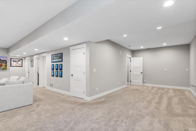 15242 Leo Creek Boulevard, Leo, IN 46765