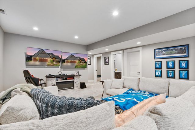 15242 Leo Creek Boulevard, Leo, IN 46765