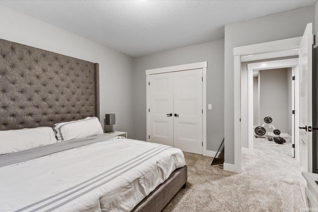 15242 Leo Creek Boulevard, Leo, IN 46765