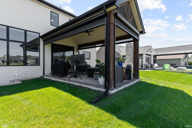 15242 Leo Creek Boulevard, Leo, IN 46765