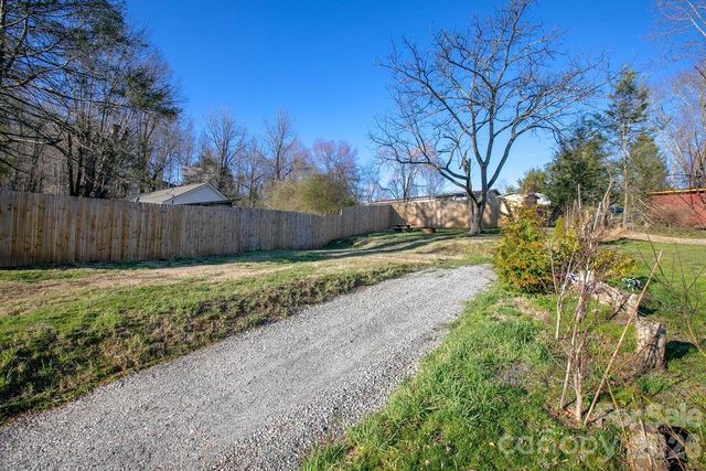 000 Reservoir Road, Brevard, NC 28712