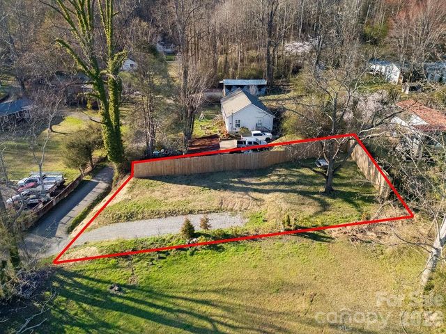 000 Reservoir Road, Brevard, NC 28712