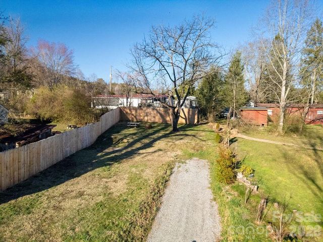 000 Reservoir Road, Brevard, NC 28712