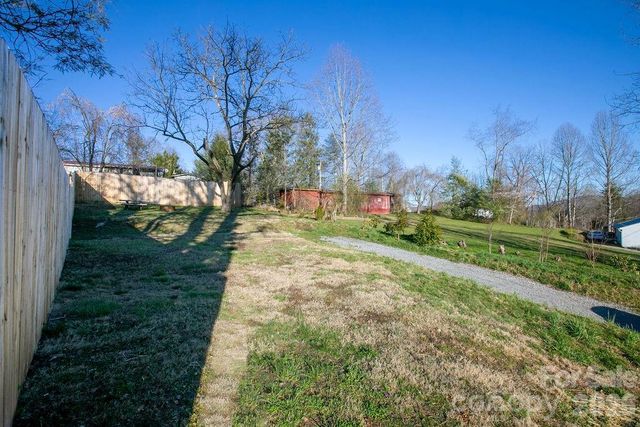 000 Reservoir Road, Brevard, NC 28712