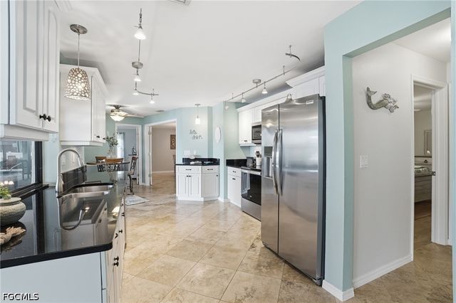 3221 SE 10th AVE, Cape Coral, FL 33904